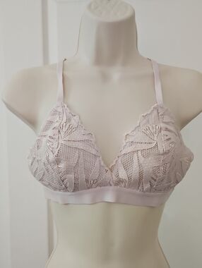 Aerie | Lace Triangle Bralette in a dusty pink/blush tone. NWT Size M